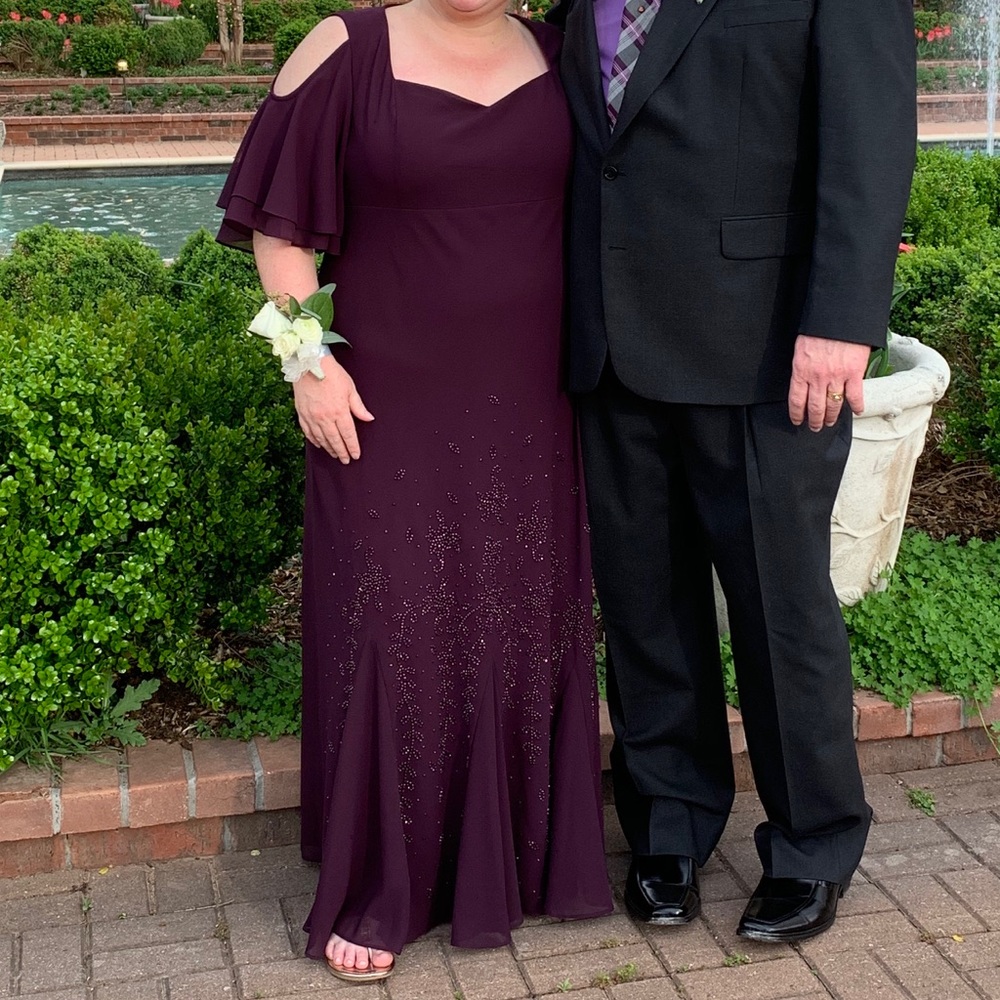 WORN 1x Plum cold shoulder formal dress